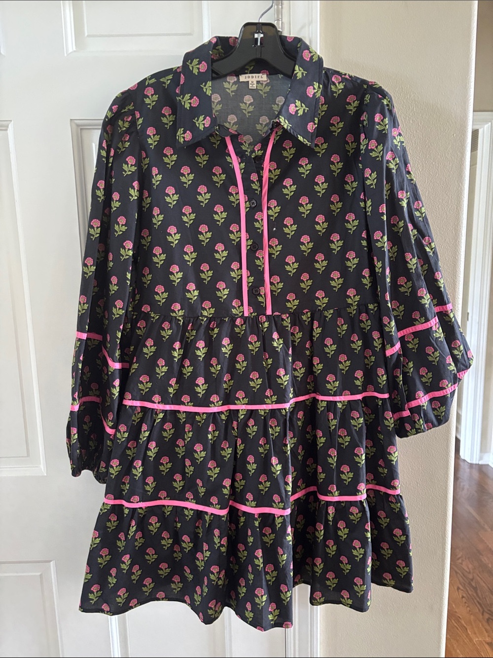 JODIFL darling black and pink dress. Never worn! Brand new! Size Medium